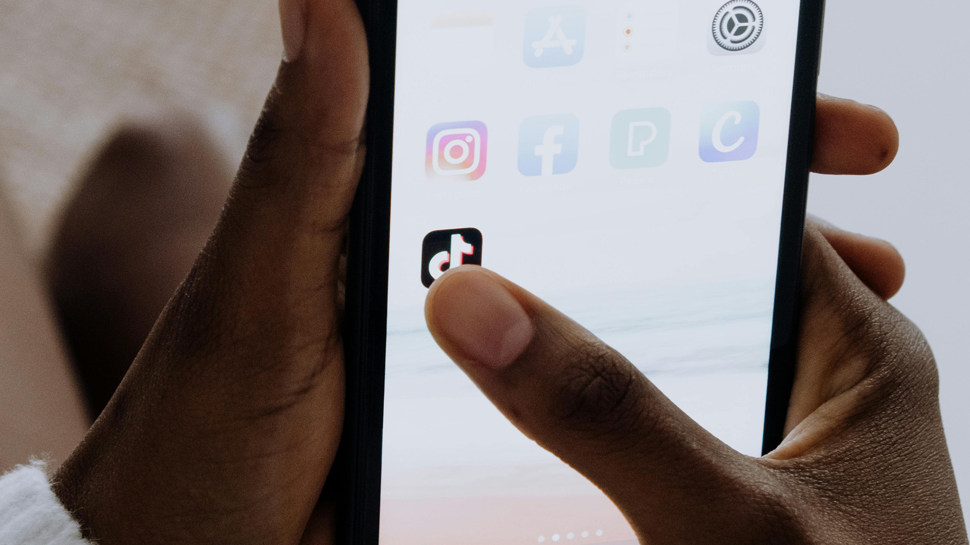 How to View TikTok Without the App: Simple Methods That Work