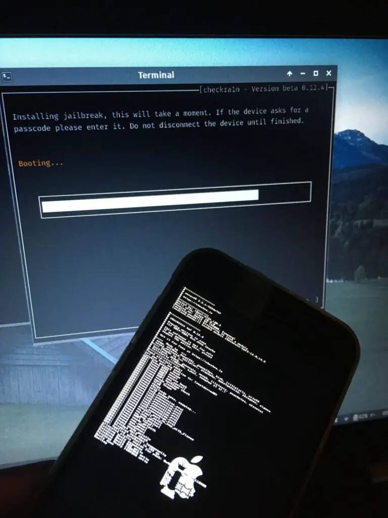 CheckRa1n Jailbreak booting using checkm8 exploit. Photo: u/LucSmg